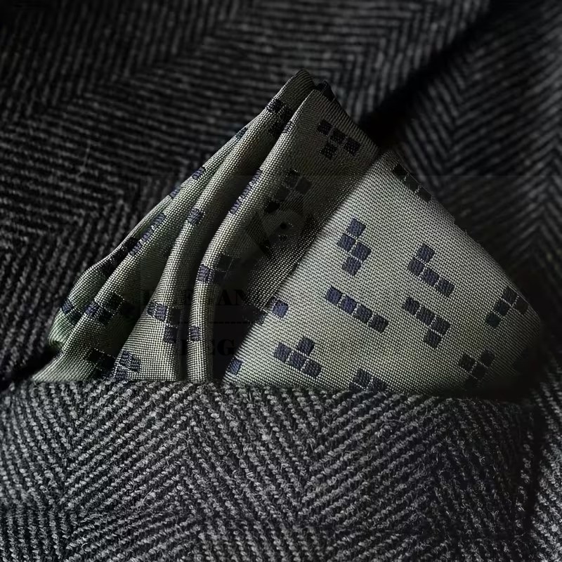                     Exkluzív díszzsebkendő - Szürke aprómintás