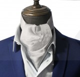   NM szatén ascot nyaksál - Ezüst aprómintás Francia, Ascot, Különlegesség