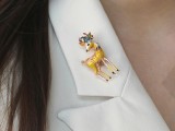                       Bross őzike kitűző Kitűzők, Brossok